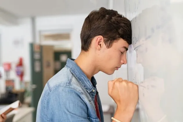 3 factores que han provocado el abandono escolar en jóvenes mexicanos
