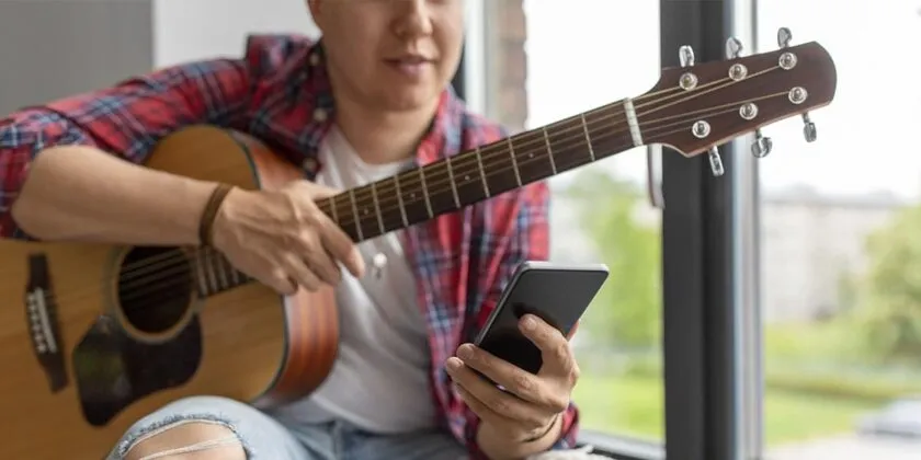 ¿Bloquear o no a tu ex de las redes sociales?