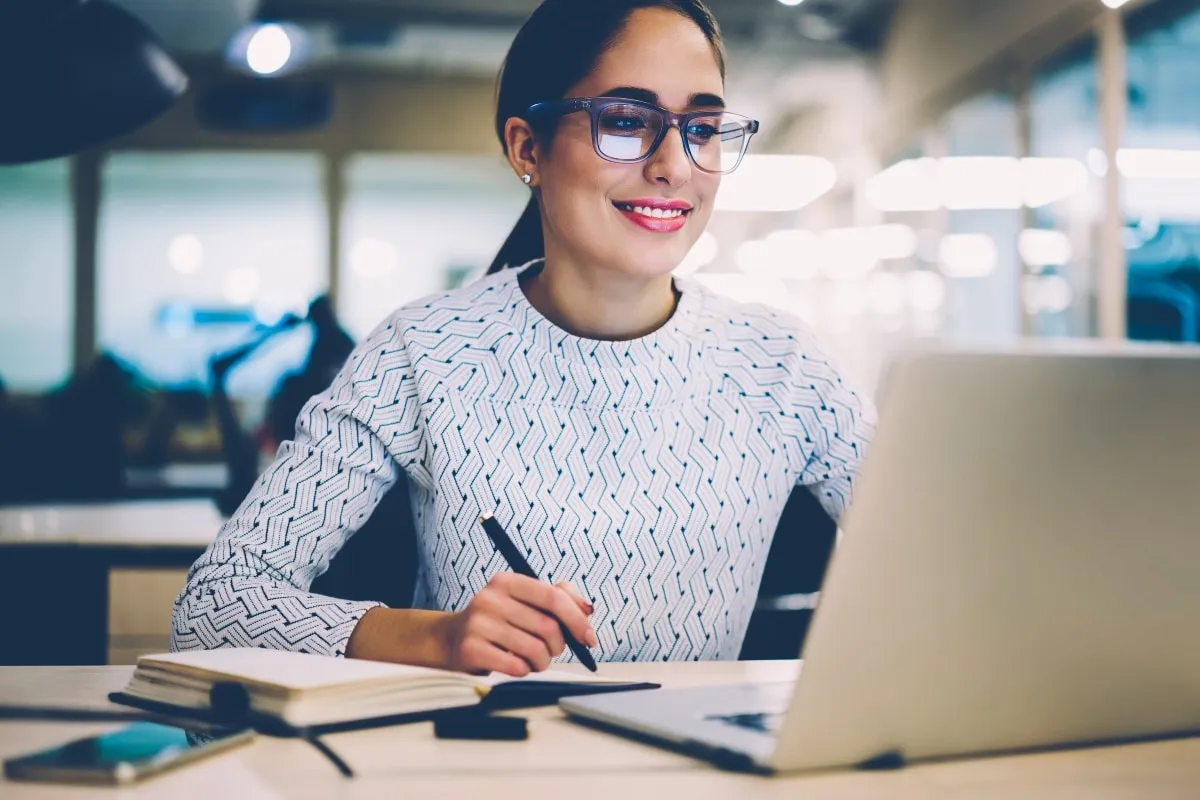 Cómo elegir una universidad online acreditada