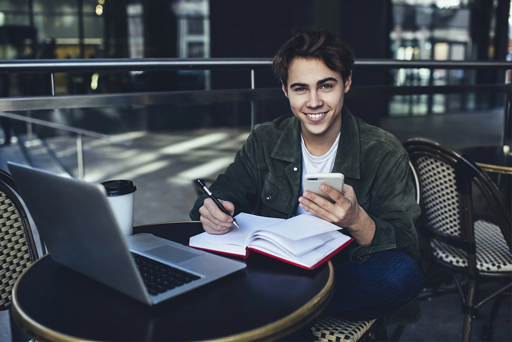 Cómo hacer un ensayo con ChatGPT-prompts específicos