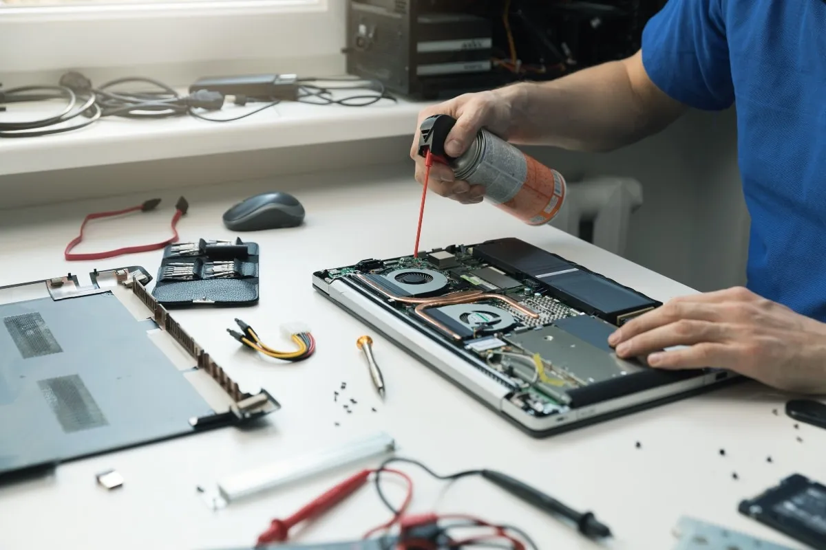 Errores que no debes cometer al limpiar tu computadora