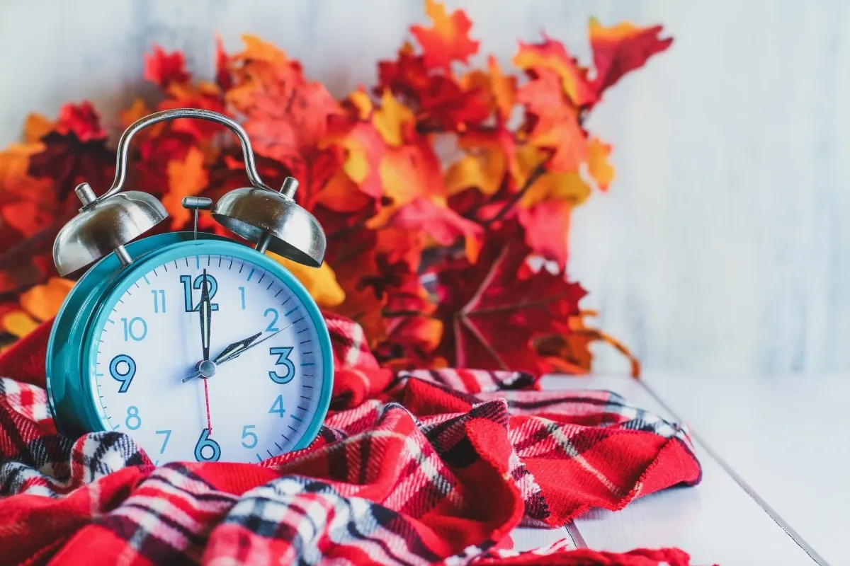 Horario de invierno 2021: ¿se atrasa o se adelanta el reloj?