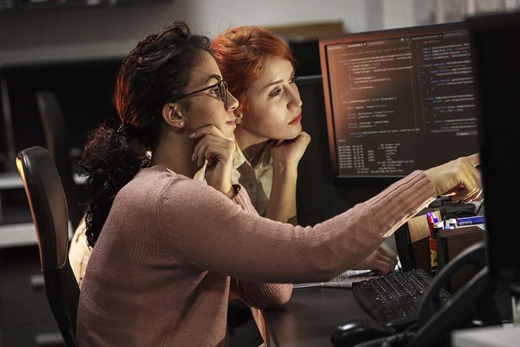 Mitos que explican por que hay pocas mujeres en carreras de tecnologias TIC