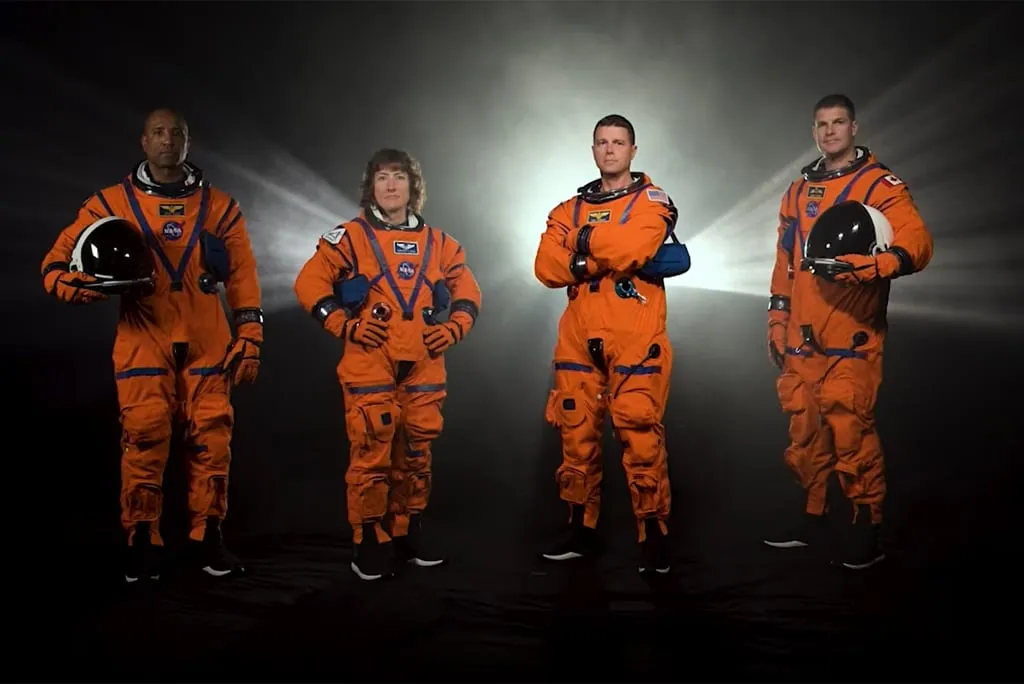 NASA presenta a los astronautas que viajará a la Luna en 2024