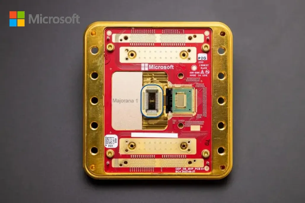 imagen del primer chip cuántico que presentó Microsoft
