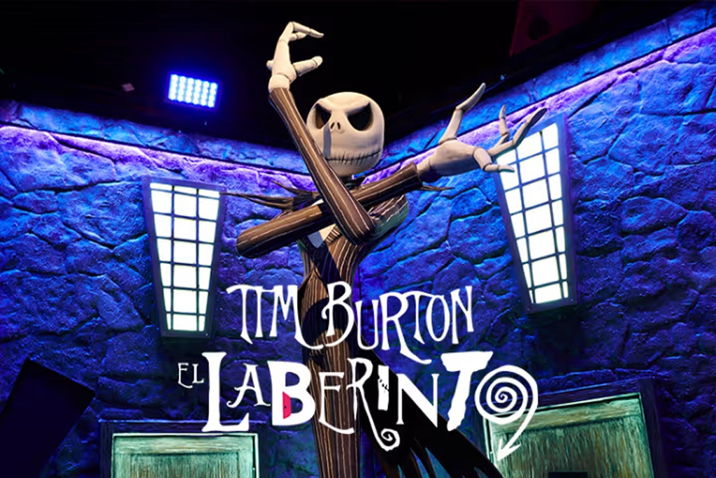 Portada de la experiencia laberinto de Tim Burton, con ilustraciones de sus personajes y un laberinto oscuro que invita a explorar la exhibición inmersiva en CDMX