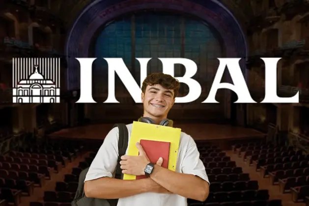 Imagen de un joven estudiante de alguna de las licenciaturas del INBAL