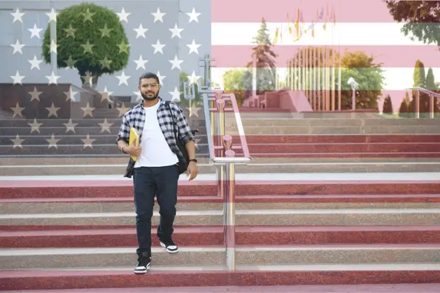 joven estudiante con una de las becas para estudiar inglés en Estados Unidos que otorga Santander