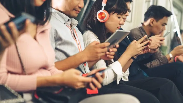 Tokio, la ciudad más honesta del mundo: regresan más de 130 mil celulares perdidos al año