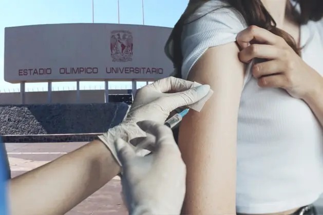 Joven recibiendo una vacuna en el puesto de salud dentro del Estadio Olímpico Universitario durante la jornada de vacunas en la UNAM.