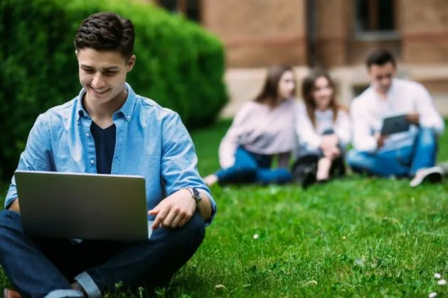 ¿Cómo aprovechar primer año de la universidad?