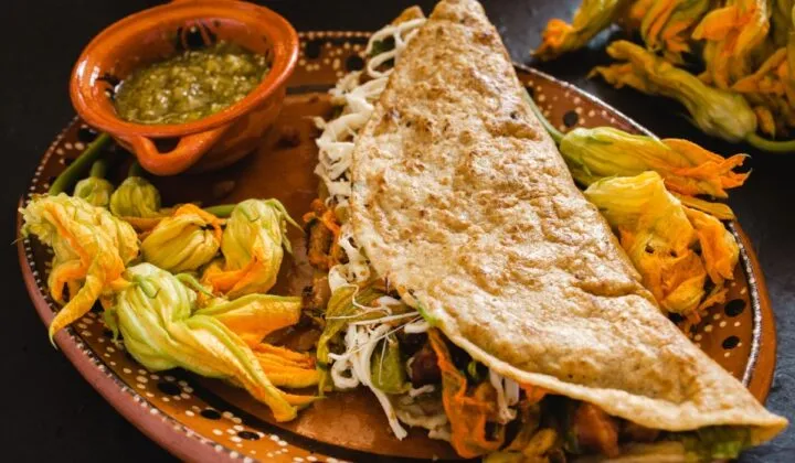 ¿Con o sin queso las quesadillas_ El eterno debate